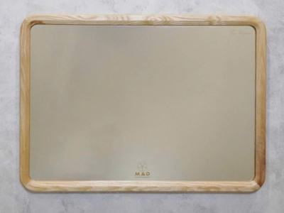 Làm gì khi gương khung gỗ tự nhiên bị mốc?